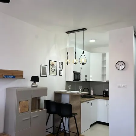 Charlie Private Parking *