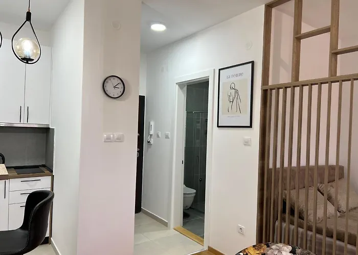 Charlie Private Parking Novi Sad