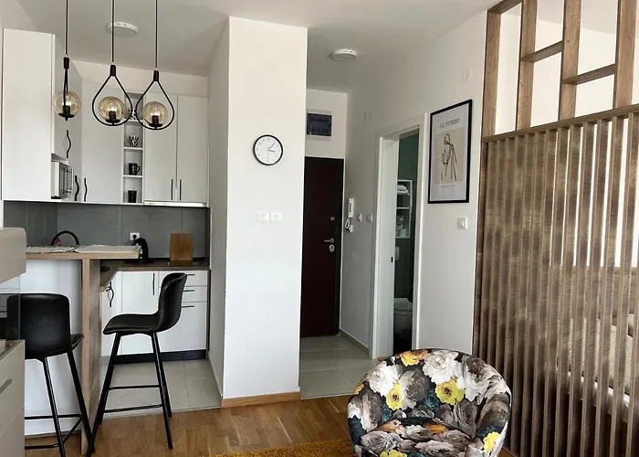 Lägenhet Charlie Private Parking